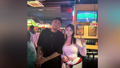 酒吧吃瓜女粉丝,揭秘娱乐圈的“吃瓜群众”