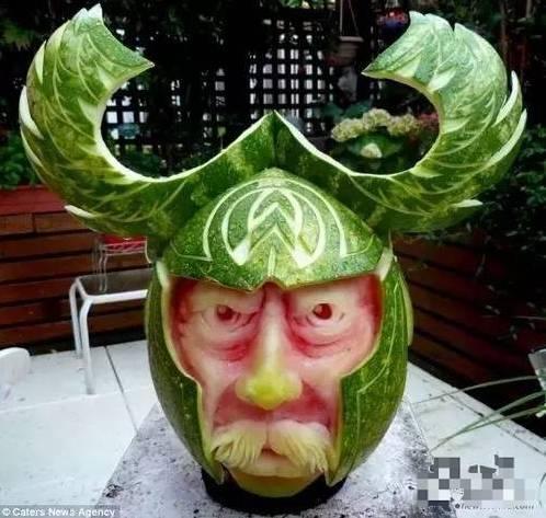 吃瓜把自己变成瓜